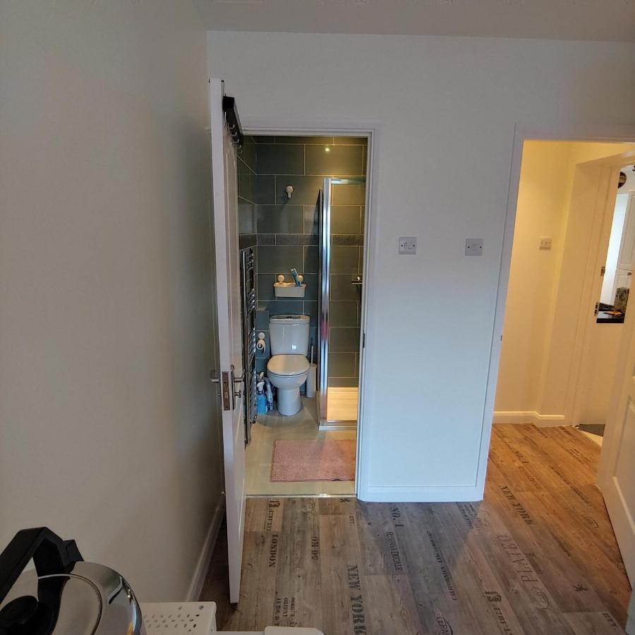 Wizarding Retreat: Ensuite Master Near Harry Potter Studios Watford  Exterior photo